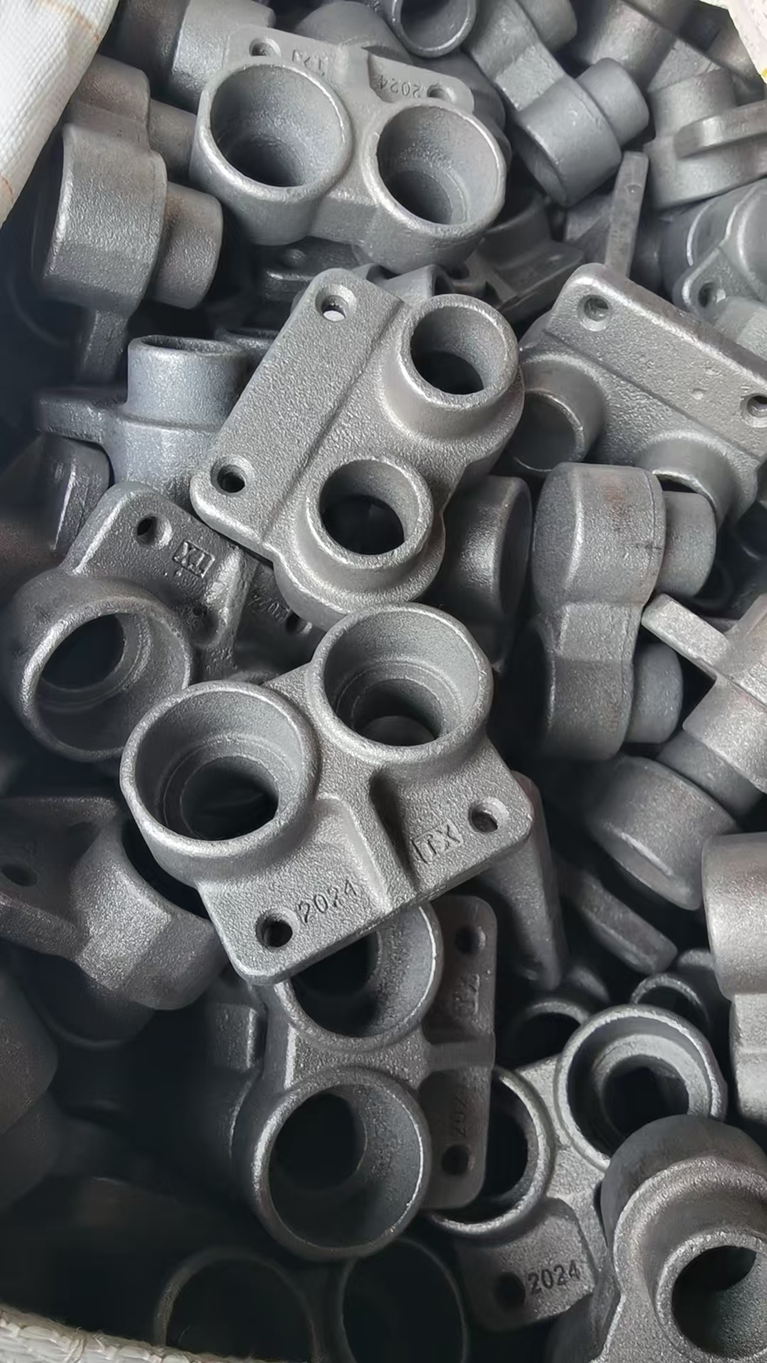 双孔轴承座实物图